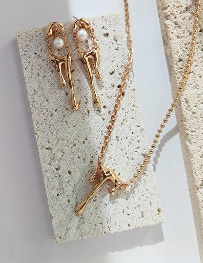 QL-D0284 Pure silver minimalist necklace — natural series style, fluid design.