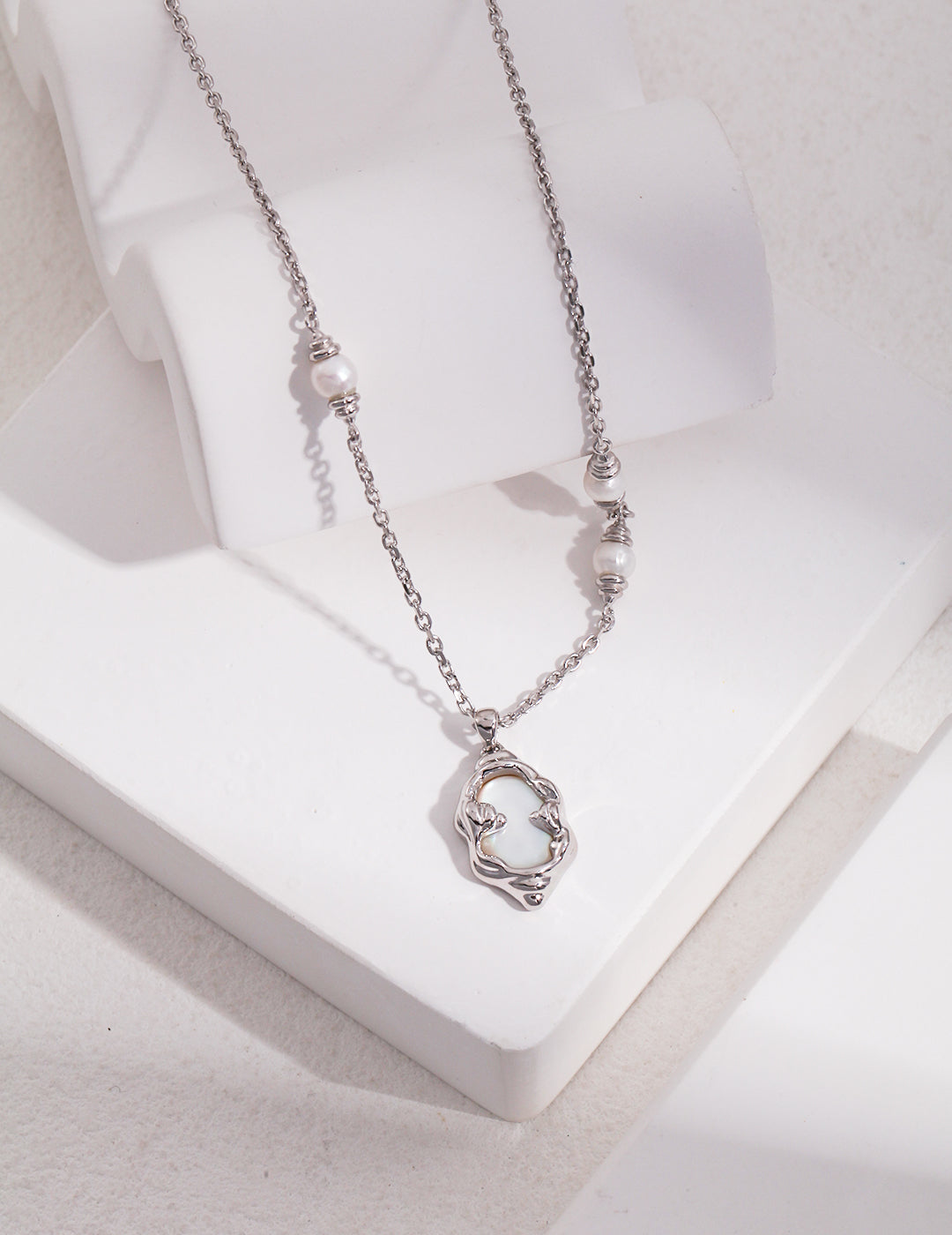 QL-D0338 Pure silver pearl necklaces