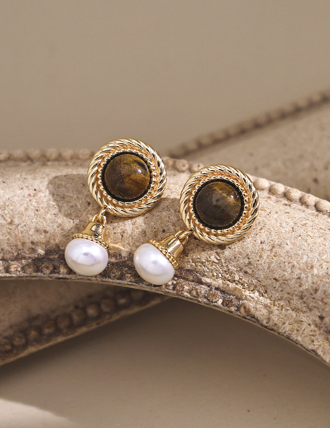 E01108  S925 Silver Tiger’s Eye Pearl Earrings – A whimsical and enchanting princess.