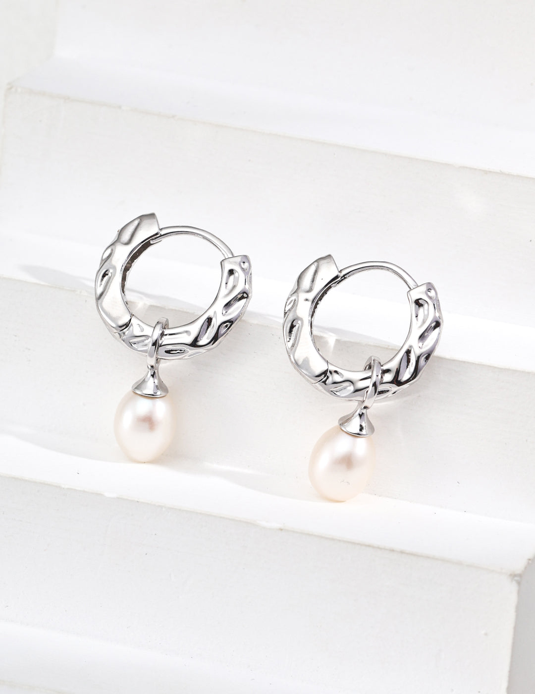 QL-E01239  S925 Silver Vintage Natural Pearl Earrings