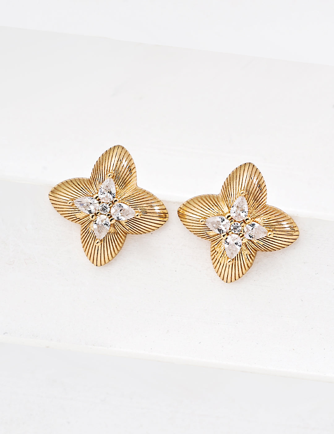 QL-E01386  S925 Silver / Synthetic Cubic Zirconia Earrings