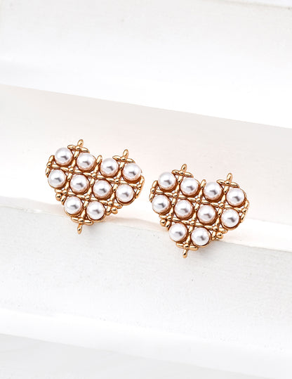 QL-E01306  S925 Silver Designer Imitation Pearl Heart-Shaped Earrings