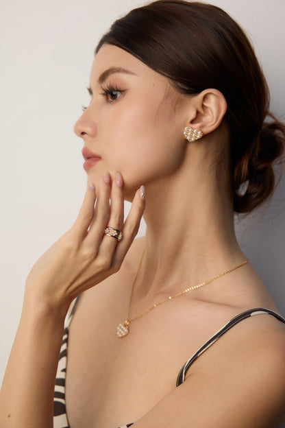 QL-E01306  S925 Silver Designer Imitation Pearl Heart-Shaped Earrings