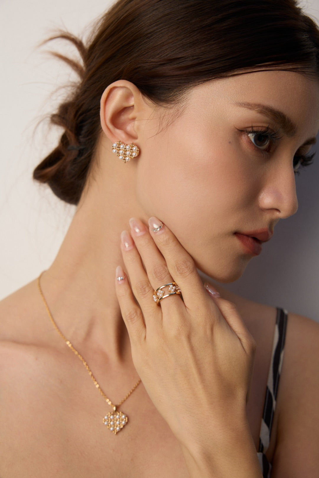 QL-E01306  S925 Silver Designer Imitation Pearl Heart-Shaped Earrings