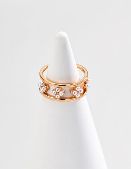 QL-J0263。S925 Silver Simple Imitation Pearl Shell Ring