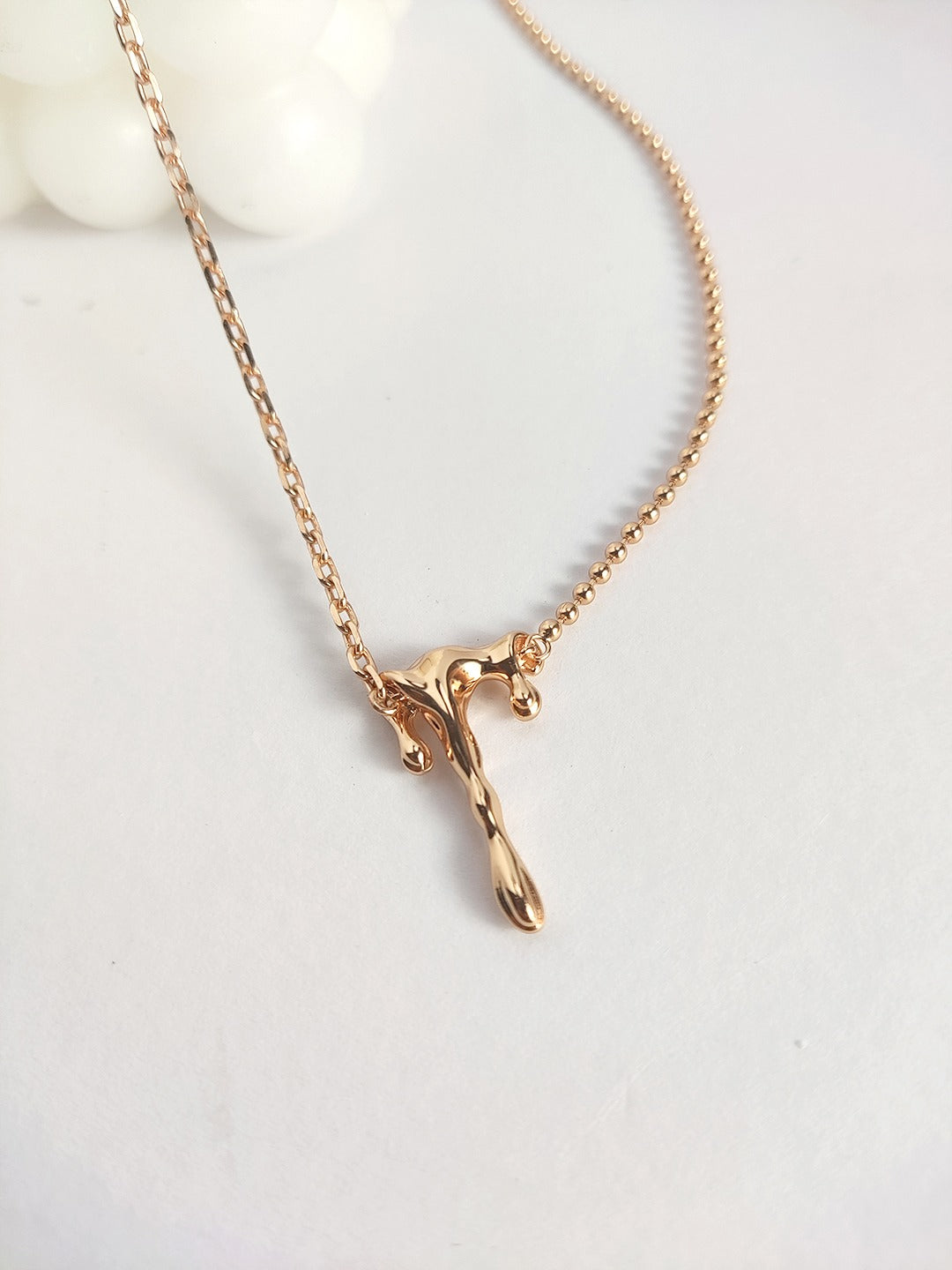 QL-D0284 Pure silver minimalist necklace — natural series style, fluid design.